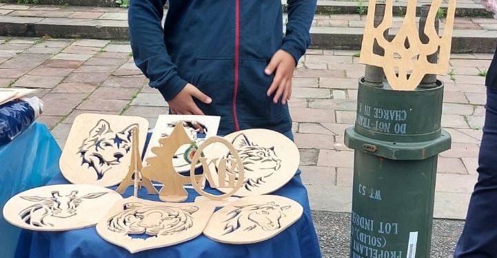 В Збаражі День батька відзначали благодійним ярмарком і зібрали гроші для ЗСУ