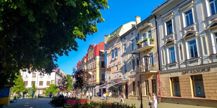 До 28 липня приймають пропозиції щодо встановлення зірок у центрі Тернополя