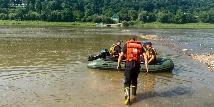 На Дністрі шукають зниклого підлітка (ОНОВЛЕНО)