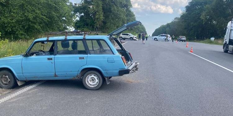 Госпіталізували потерпілого: автівки зіткнулися на Чортківщині