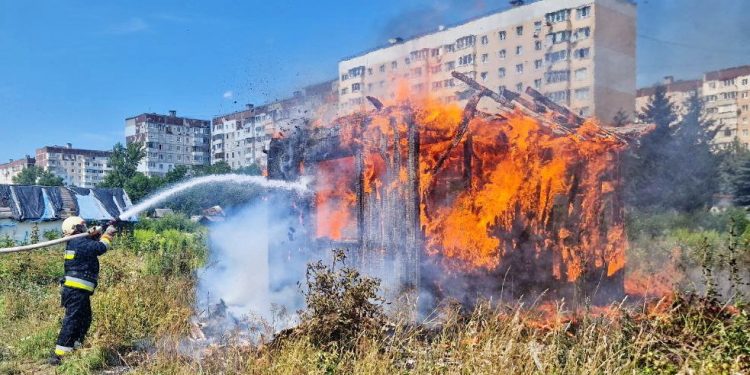 Знову горіли дачні будиночки у Тернополі