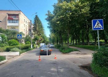 70-річна жінка потрапила під колеса авто у Тернополі