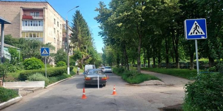 70-річна жінка потрапила під колеса авто у Тернополі