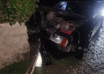 Автівка влетіла в огорожу на Тернопільщині