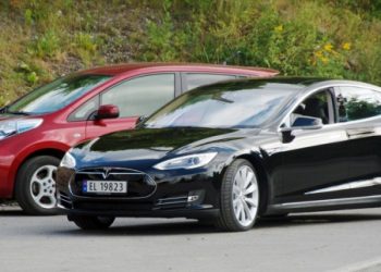 Рекордну кількість автомобілів ввезли до України у 2023 році