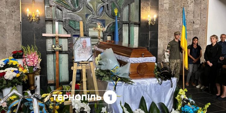 Сьогодні поховали воїна Олега Клима в Тернополі