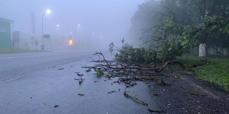 Ураган пронісся вулицями Заліщиків