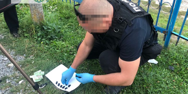 Зловмисник з Дніпра залучив до наркобізнесу неповнолітнього з Тернопільщини