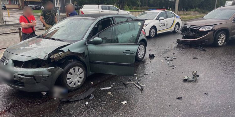 В аварії на Микулинецькій травмувалися люди