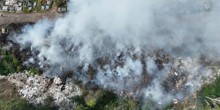 Пожежа виникла неподалік Микулинецького кладовища в Тернополі