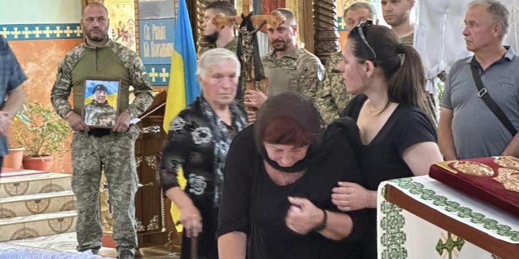 Із захисником Андрієм Решетняком попрощалися у Підволочиській громаді