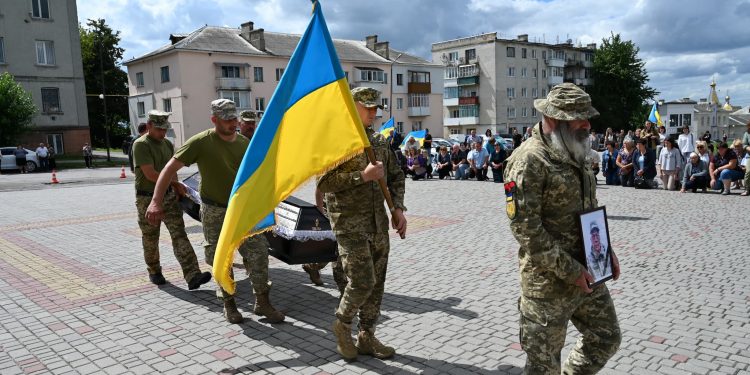 Із військовим Віктором Якубовським попрощалися у Лановецькій громаді