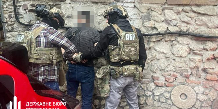 Щомісячні хабарі вимагав від підприємства посадовець Держпродспоживслужби на Тернопільщині