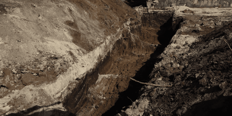 Другий етап ексгумації радянських солдат триває на Микулинецькому цвинтарі у Тернополі