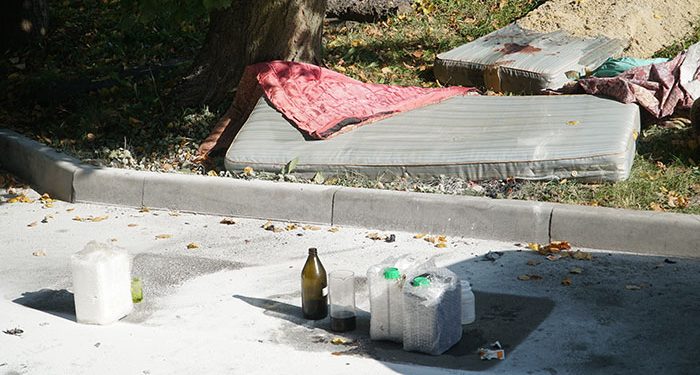 Людей евакуйовували з тернопільської багатоповерхівки, бо дебошир розлив кислоту