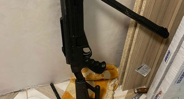 Людей евакуйовували з тернопільської багатоповерхівки, бо дебошир розлив кислоту