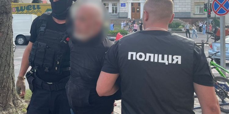 Рекетирів затримали в центрі Тернополя