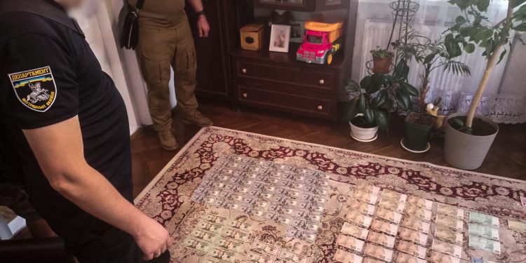 Викрили двох зловмисників на Тернопільщині, які допомагали чоловікам втікати до Румунії