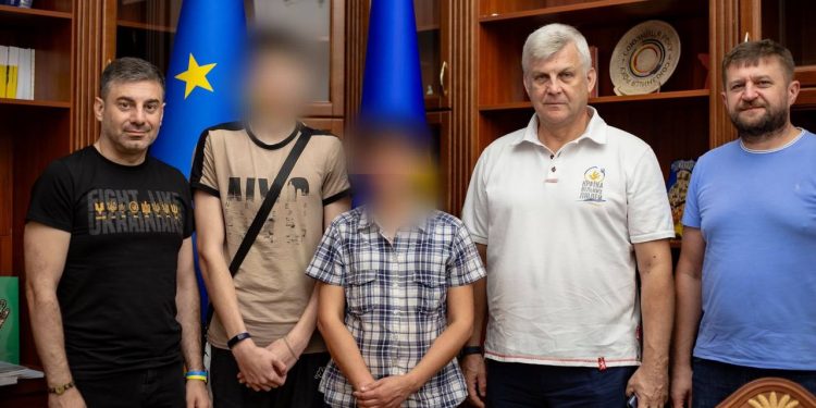 Україна повернула додому 9 дітей