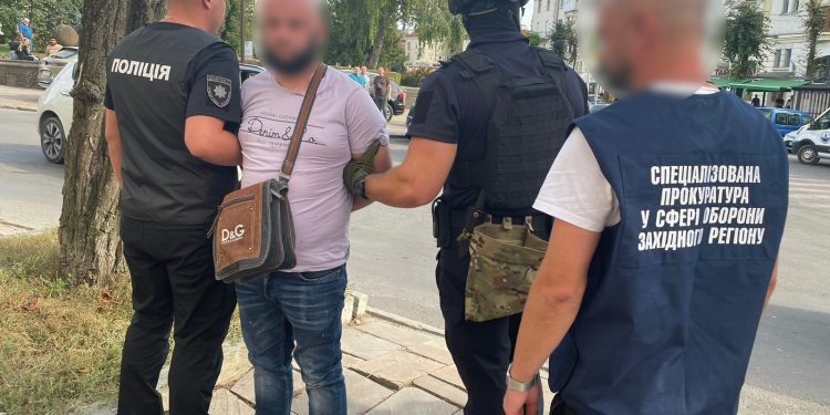 Рекетирів затримали в центрі Тернополя