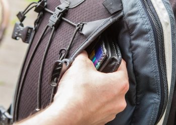 Злодія, який обікрав чоловіка в парку, знайшли правоохоронці