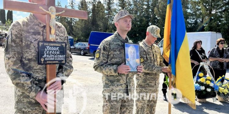 Із героєм Сергієм Козаком прощаються у Тернополі