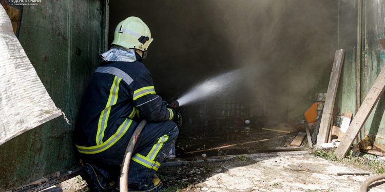 Склад з олією спалахнув у Тернополі
