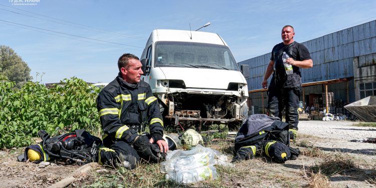 Склад з олією спалахнув у Тернополі