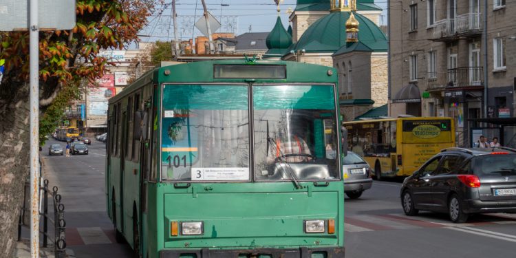 До кінця дня тролейбус №3 курсуватиме за зміненим маршрутом у Тернополі