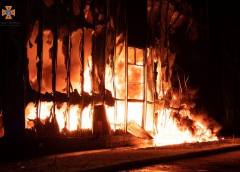 Пожежа на заводі з пінопласту виникла у Тернополі