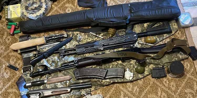 Житель Дніпропетровщини підпільно продавав зброю на Тернопілля