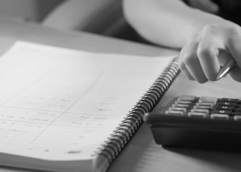 У Товстенській громаді незаконно виплачували премії та доплати: продовження резонансної історії