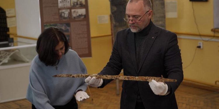 Вкрадені окупантами культурні цінності повернули Україні