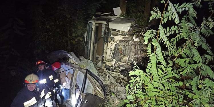 Смертельна ДТП: біля села Озерна зіткнулися вантажівка та легкове авто