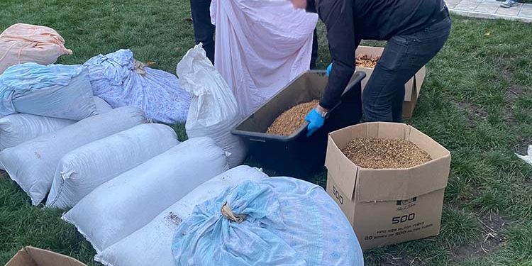 Зловмисники облаштували підпільний цех з виготовлення цигарок на Чортківщині