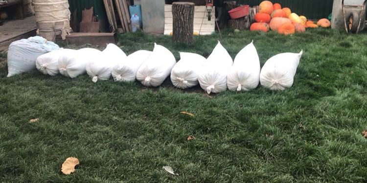 Зловмисники облаштували підпільний цех з виготовлення цигарок на Чортківщині