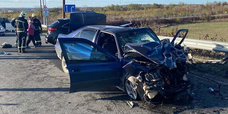 Одна людина загинула, четверо — поранені: смертельна ДТП сталася на Чортківщині