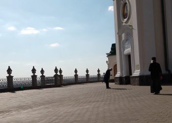 Чому у Почаївській лаврі досі моляться мовою агресора