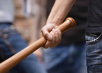 Водій вгамселив по чужому автомобілі палицею в Тернополі