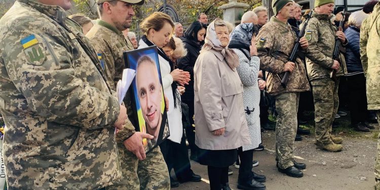 Із воїном Михайлом Гончаром попрощалися на Бережанщині