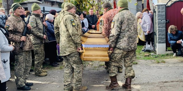 Із воїном Михайлом Гончаром попрощалися на Бережанщині