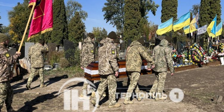 Із військовим Тарасом Галатом прощаються сьогодні у Тернополі