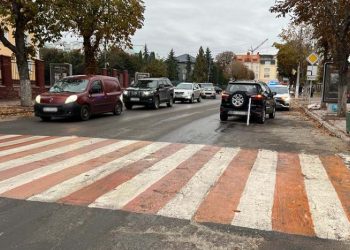 Пенсіонерка потрапила під автівку у Тернополі