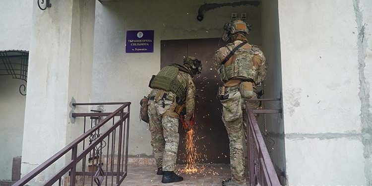 Зловмисників, які силою утримували людей в незаконних реабілітаційних центрах, викрили тернопільські правоохоронці