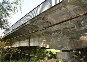 Буде реконструкція: аварійний міст через річку Гнізна закривають на ремонт