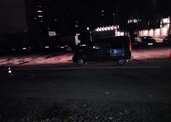 Авто збило чоловіка: шукають свідків аварії на Київській