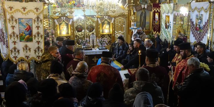 Поховали молодого добровольця Володимира Матвіїва з Озернянської громади