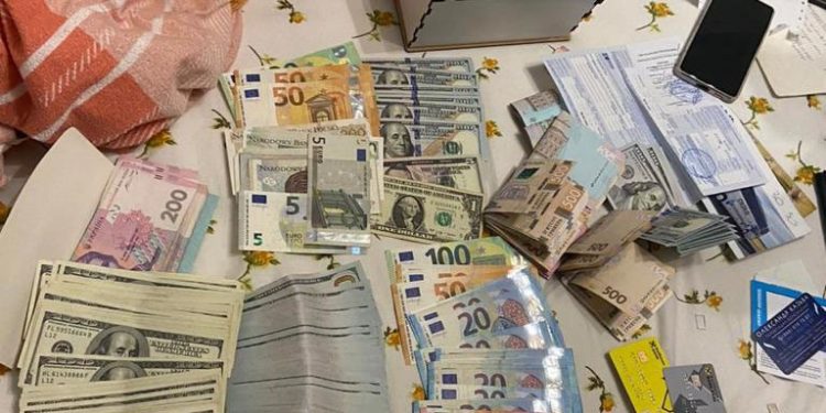 Зловмисників, які переправляли ухилянтів через кордон, викрили на Тернопільщині