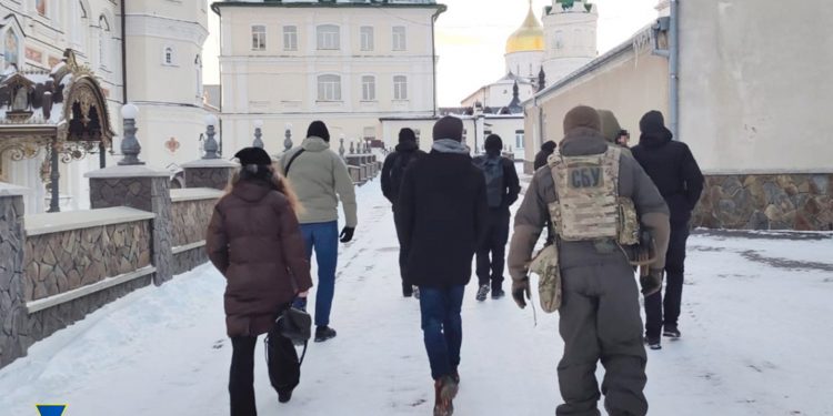 СБУ обшукують Почаївську лавру через публікацію в інтернеті