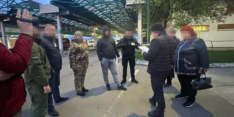 Кременецький банкір посприяв у втечі з України 83 ухилянтам